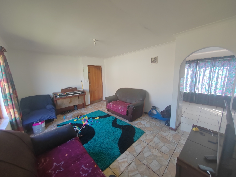 3 Bedroom Property for Sale in Hillview Western Cape